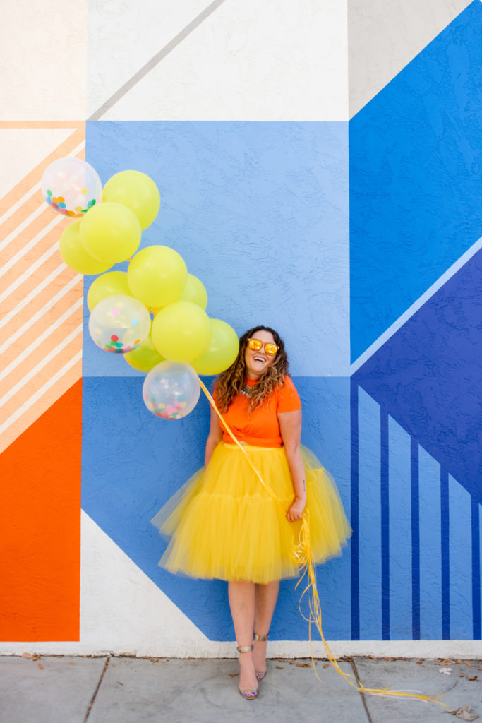 Orange and blue mural for an instagrammable photoshoot in San Diego 